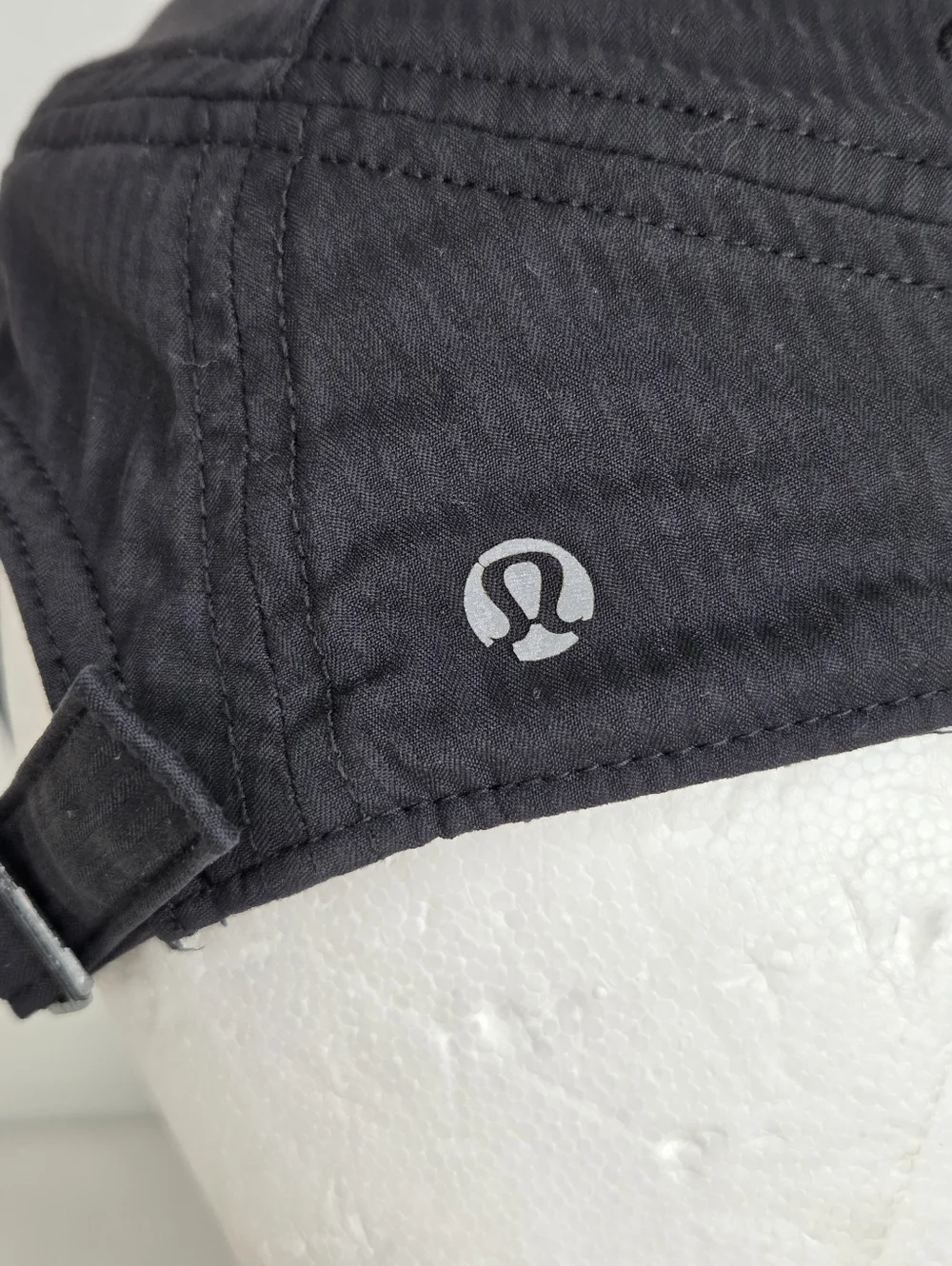 Lululemon OS Black Baseball Cap Lightweight with Structured Brim (no Hangtag) - Picture 6 of 7